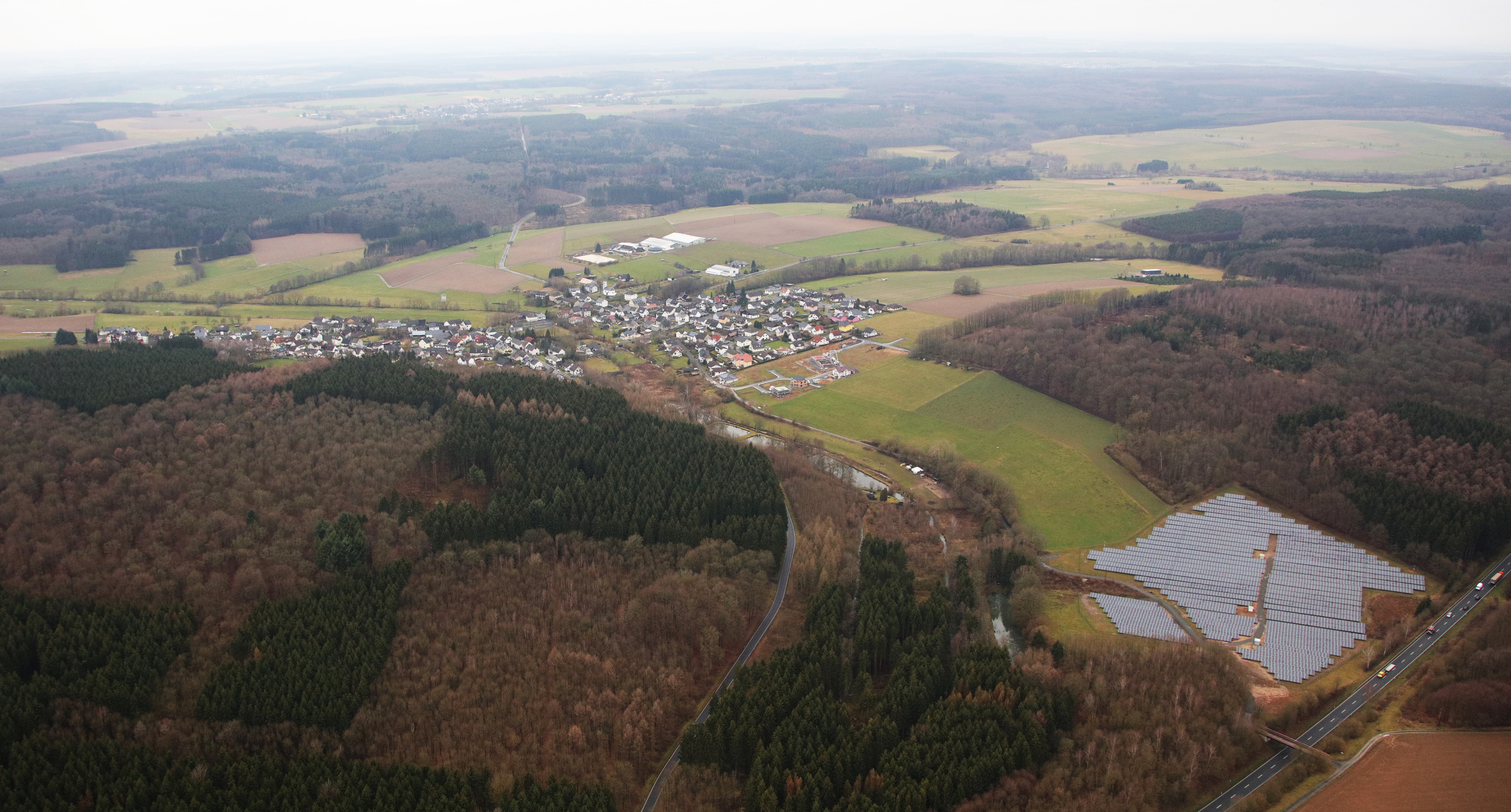 Freirachdorf mit Solarfeld